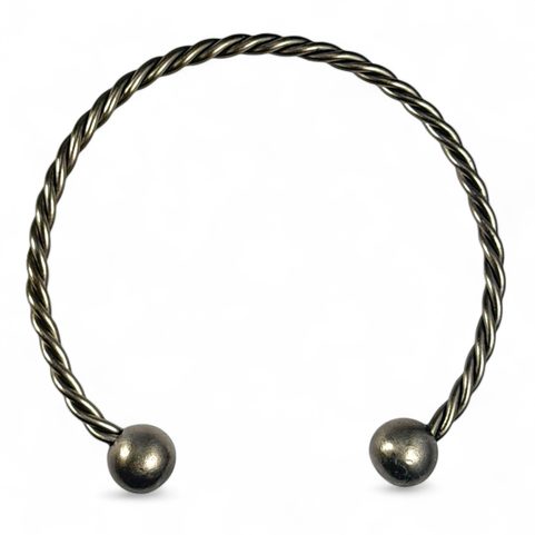 TORQUES, COLLIER CELTIQUE FORGÉ AVEC PERLES