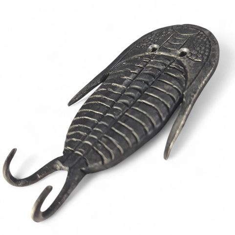 PORTE-MANTEAU TRILOBITE EN FER FORGÉ