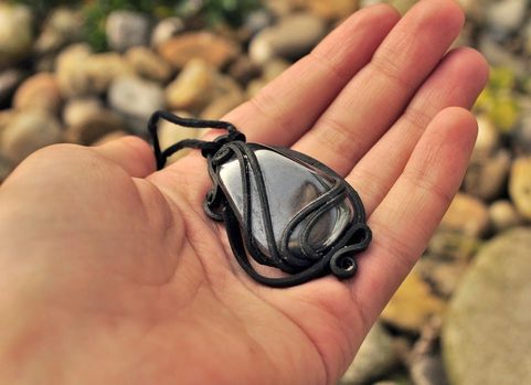 HEMATITE- PENDANT - BIG STONE