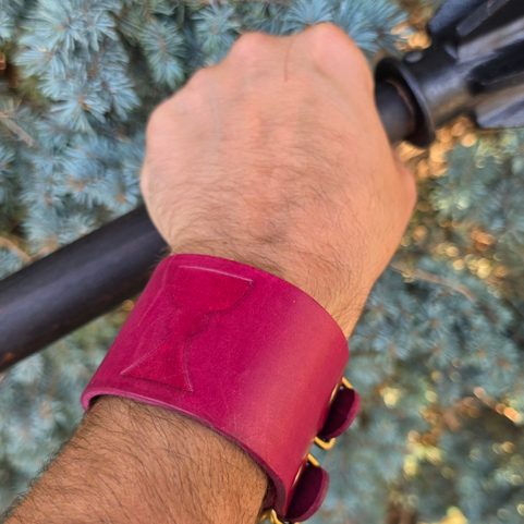 LEDERARMBAND MIT EINEM HUSSITISCHEN KELCH