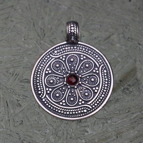 MORAVIA MAGNA - EARLY MEDIEVAL SILVER SET, GARNET
