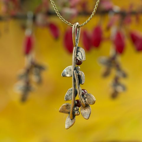 CRANBERRIES, PENDANT, BRONZE