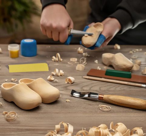BEAVERCRAFT DIY10 WOODEN CLOGS CARVING KIT