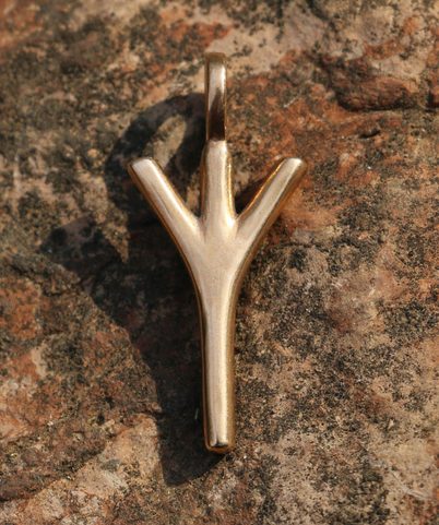 ALGIZ, BRONZE PENDANT