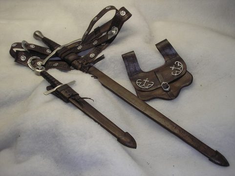 CUSTOM MADE SET, 2 SCABBARDS AND BAG