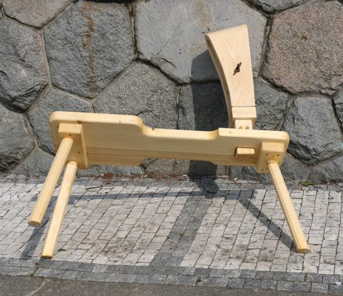 STITCHING HORSE BENCH