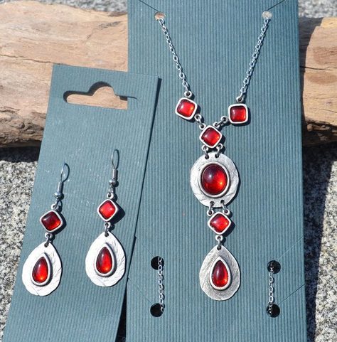 HESTIA, EARRINGS, RED GLASS