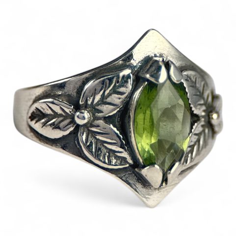 SHAMROCK, RING, MOLDAVITE, SILVER