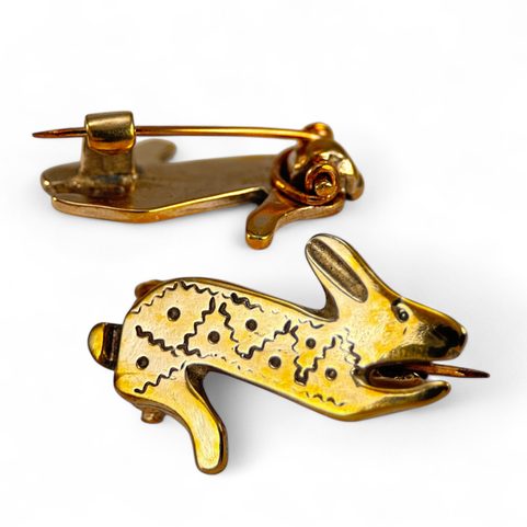 LIÈVRE, FIBULA ROMAIN, RÉPLIQUE