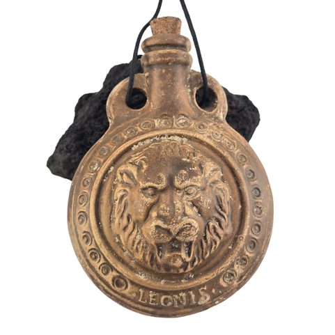 LION, FLACON EN CÉRAMIQUE ROMAINE