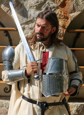 TEMPLAR, COSTUME - COSTUME RENTAL