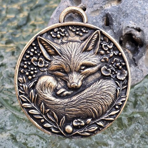 SLEEPING FOX, PENDANT, ZINC, ANTIQUE BRASS