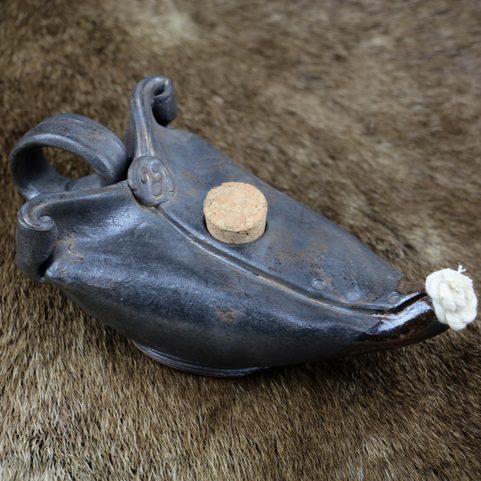 TRISKEL HISTORICAL CERAMIC OIL LAMP