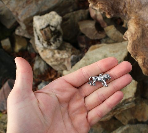 LION, PENDANT