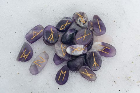 ELDER FUTHARK RUNE SET - AMETHYST