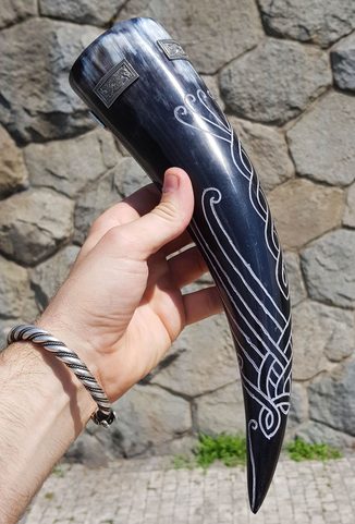 CORVUS CROW, CARVED DRINKING HORN - 0.3 L TIN