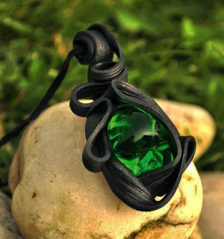 LIFE POITON PENDANT, EPOXY RESIN