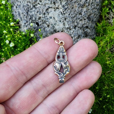 MARTEN, VIKING PENDANT IN BORRE STYLE, BRONZE