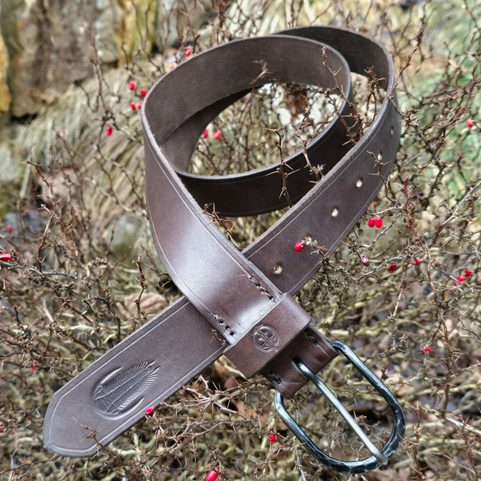 LEATHER BELT WITH FORGED BUCKLE, TRILOBIT