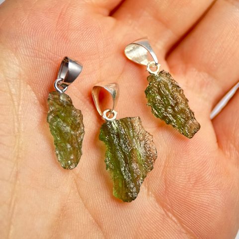 MOLDAVITE - TEKTITE FROM BOHEMIA, SILVER PENDANT