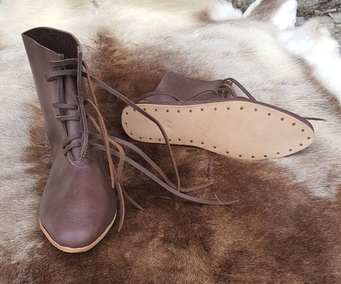 WALERAN, CHAUSSURES HISTORIQUES EN CUIR