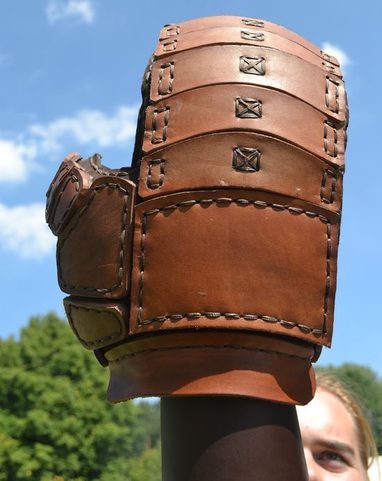 LEATHER GAUNTLET FOR SWORD FIGHT, LEFT HAND