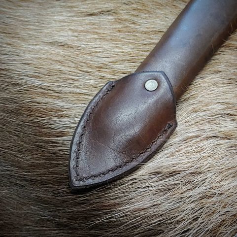 LEATHER SHEATH FOR A DAGGER