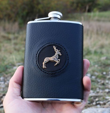 TASCHENFLASCHE, KELTISCHE HIRSCHE
