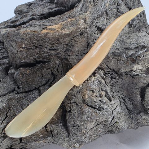 A HORN KNIFE