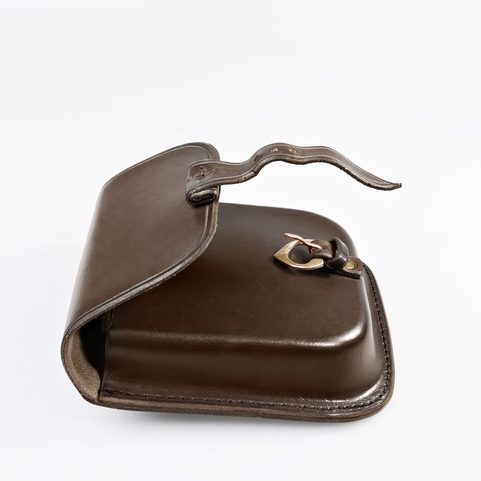 GENTLEMAN, LEATHER BELT BAG - BROWN