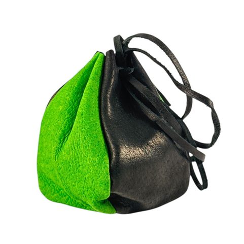 SACS ET POCHETTES MÉDIÉVAUX EN CUIR
