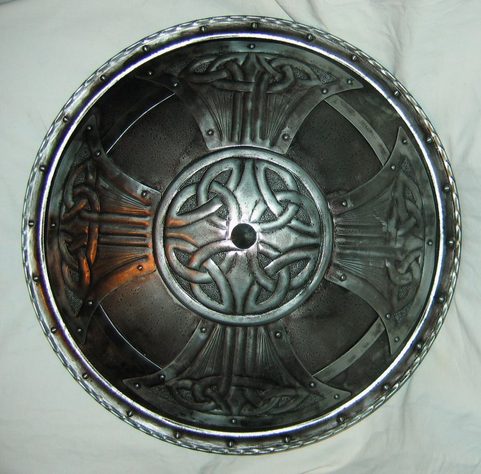 CELTICA, ROUND DECORATIVE SHIELD