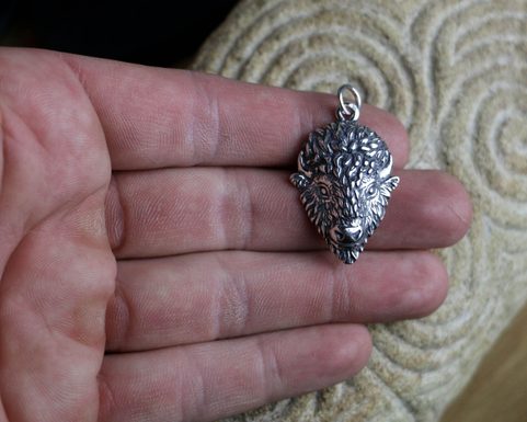 TATANKA - PENDENTIF EN ARGENT BISON