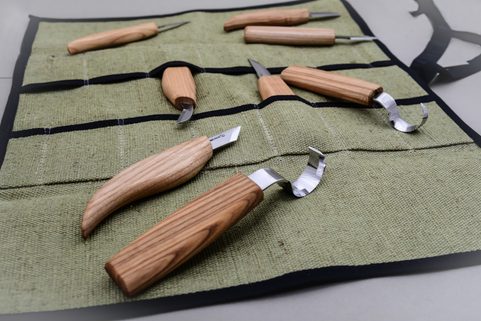 WOOD CARVING SET OF 8 KNIVES (8 KNIVES IN ROLL + ACCESSORIES) S08