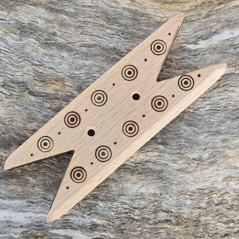 CHAUSSON DE TISSAGE DÉCORÉ, BOIS DE HÊTRE