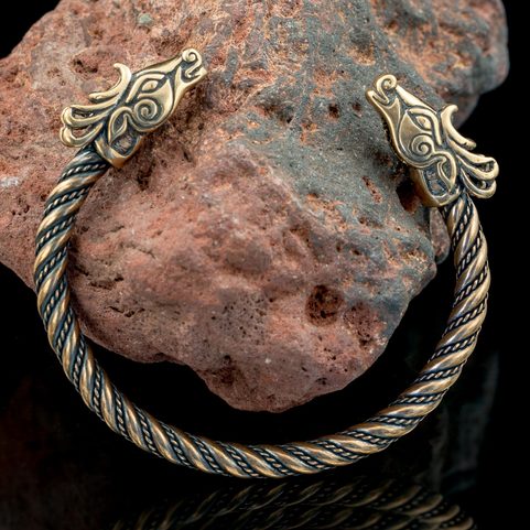 FIANNA, KELTISCHER HIRSCH, BRONZE-ARMBAND