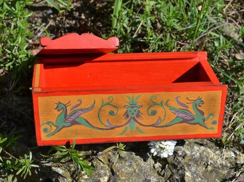 DÉESSE, BOÎTE EN BOIS ROMAIN, RÉPLIQUE