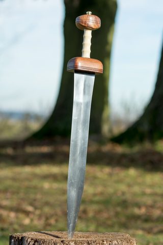 GLADIUS, TYPE MAINZ WITH DECORATIVE SCABBARD, DECORATIVE REPLICA