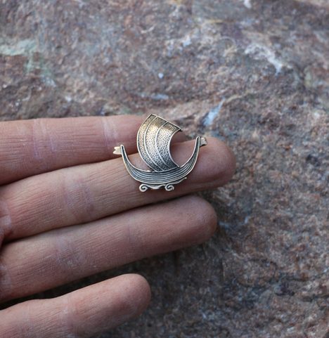 DRAKKAR, VIKING SHIP, AMULET, BRONZE