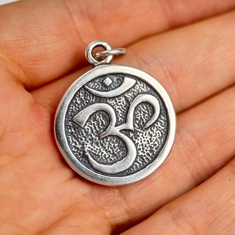 AUM, STERLING SILVER PENDANT, AG 925