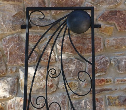 COMET - TRELLIS FORGED GARDEN DÉCOR