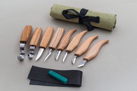 WOOD CARVING SET OF 8 KNIVES (8 KNIVES IN ROLL + ACCESSORIES) S08