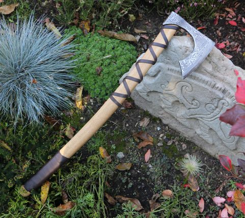 VALKNUT ETCHED VIKING AXE