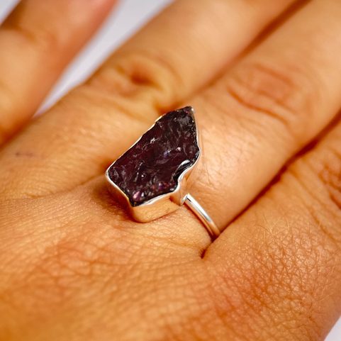 IGNARA, RING, GARNET SILVER 925/1000