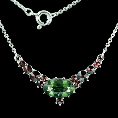 AILIS, SILVER NECKLACE, MOLDAVITE, GARNET