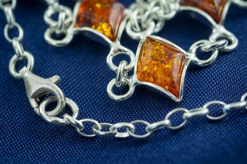 REGINA, COLLIER, AMBRE, ARGENT