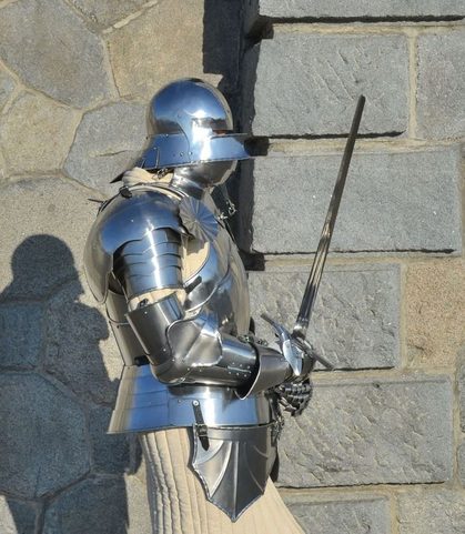 GOTHISCHE POLIERTE WAFFE, HALBPANZER