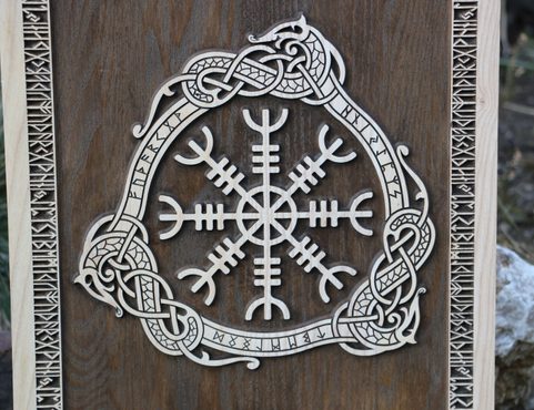 HELM OF AWE WANDDEKORATION, PLATTE 32 X 45 CM
