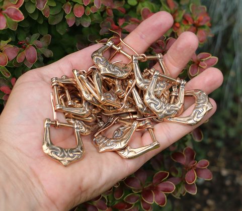 VIKING BUCKLE WITH BRAIDED ORNAMENTS, BRONZE