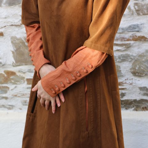 VÊTEMENTS MÉDIÉVAUX POUR FEMMES - BOURGEOISE - BOURGEOISE, 2E MOITIÉ DU 14E SIÈCLE